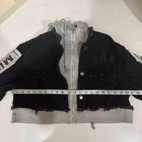 American Bazi Fashion Tour Cropped Denim Jacket with Gray Hoodie - Medium - Picture 13 of 13